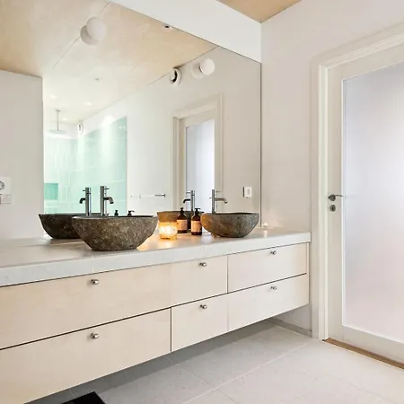 Sjarmerende Med Utsikt, Spa-bad Og Park Дом отдыха Берген