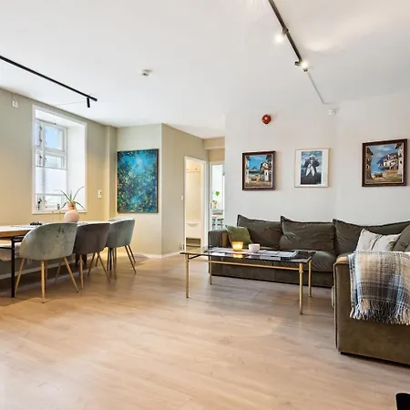 Sjarmerende Med Utsikt, Spa-bad Og Park Дом отдыха Берген