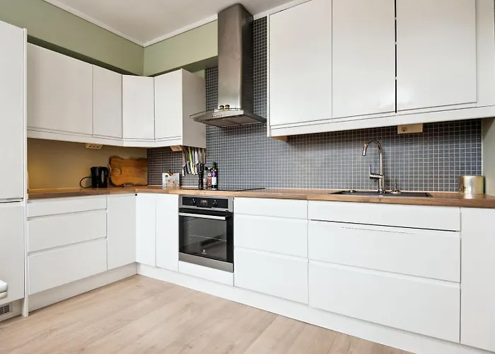 度假居 Sjarmerende Med Utsikt, Spa-bad Og Park *