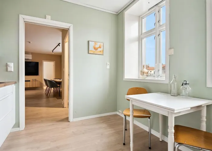 Sjarmerende Med Utsikt, Spa-bad Og Park 度假居